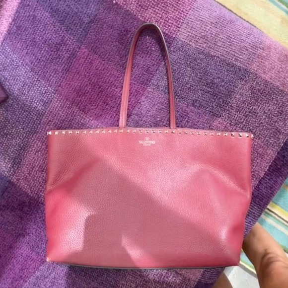 Valentino Garavani Rockstud Tote - Picture 13 of 15